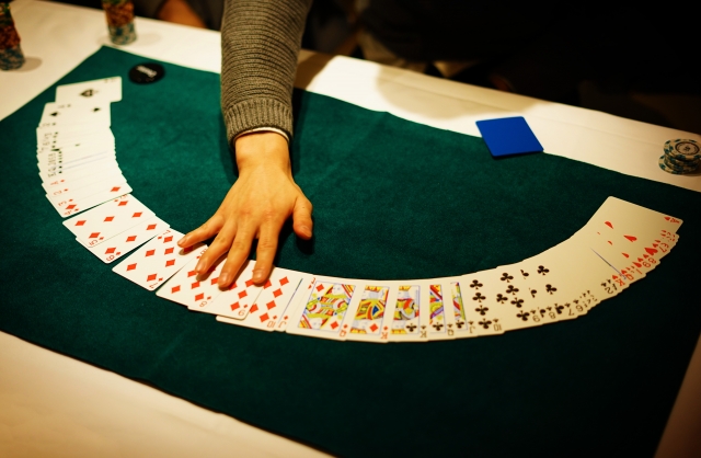 カジノの定番のポーカーゲームで押さえておきたいマナーとは!?